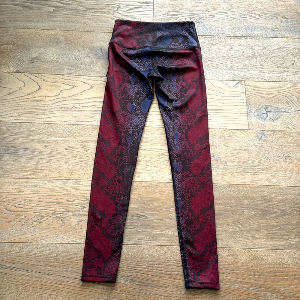 Noli Active Unique Snake Print Black, Gray/Blue, & Dark Red Mid Waist 7/8Legging - Picture 5 of 7